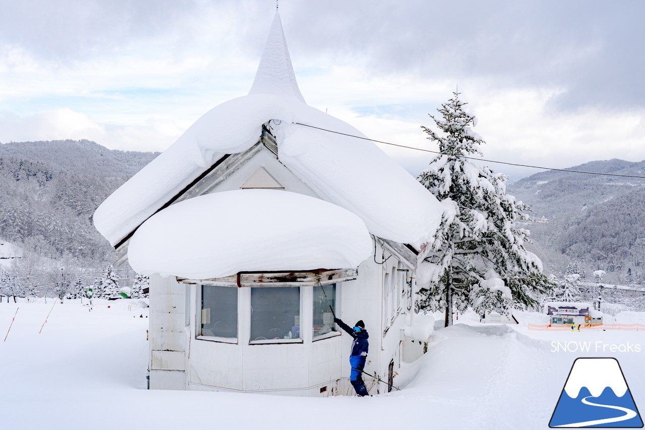 かもい岳国際スキー場｜今季の降雪量は、道内トップクラス！クリスマスイブのレポートは、積雪たっぷりの『かもい岳』(^^)v